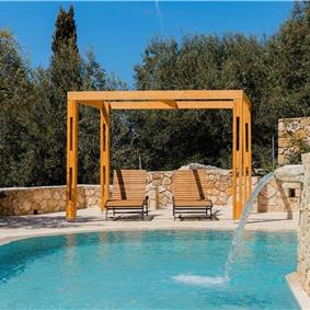 3 bedroom villa with pool & sea views, Makrades, sleeps 6